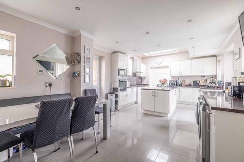 4 bedroom detached house for sale, The Close, Iver Heath SL0