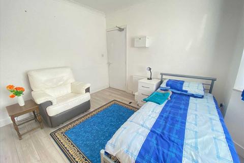 House share to rent, Hill Rise, Greenford, Greenford