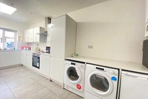 House share to rent, Hill Rise, Greenford, Greenford