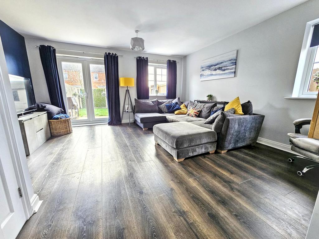 Living Room (2)