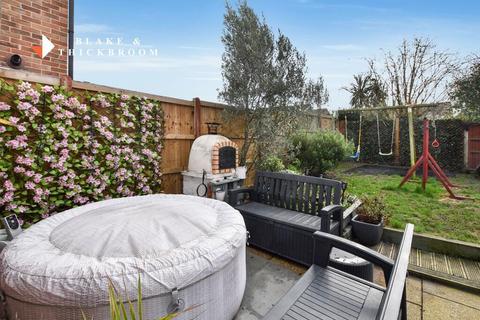 4 bedroom detached house for sale, Reigate Avenue, Clacton-on-Sea, Essex, CO16 8FB
