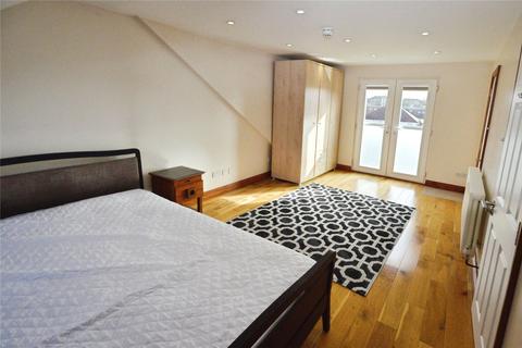 undefined, Taunton Avenue, Hounslow TW3