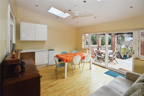 1 bedroom semi-detached house to rent, Taunton Avenue, Hounslow TW3