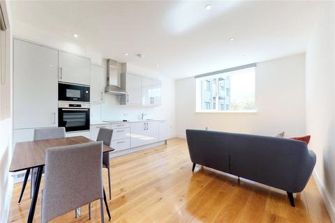 1 bedroom flat to rent, Park Avenue, Bushey, Hertfordshire, WD23