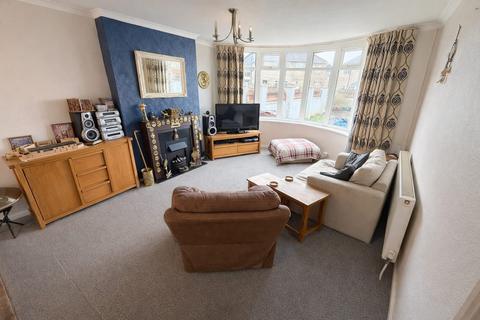 4 bedroom semi-detached house for sale, Lulworth Drive, Leeds LS15
