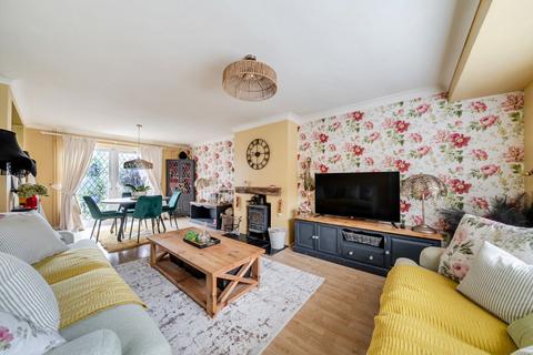 Stane Street Close, Codmore Hill, RH20