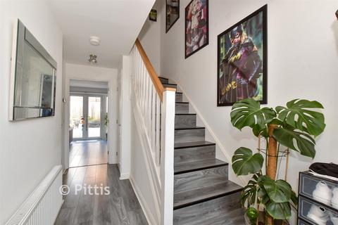 2 bedroom end of terrace house for sale, Wintergreen Gardens, Newport, Isle of Wight