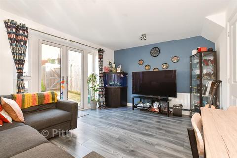 2 bedroom end of terrace house for sale, Wintergreen Gardens, Newport, Isle of Wight