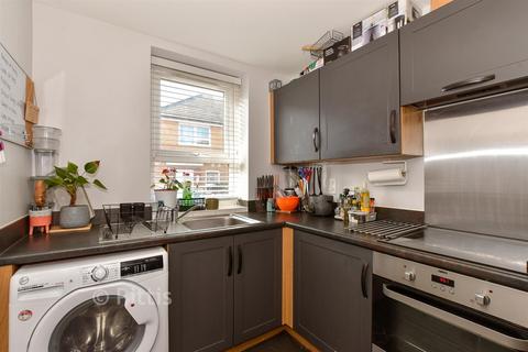 2 bedroom end of terrace house for sale, Wintergreen Gardens, Newport, Isle of Wight