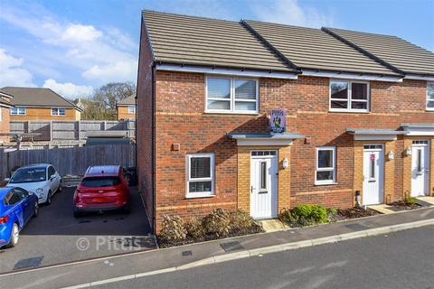 2 bedroom end of terrace house for sale, Wintergreen Gardens, Newport, Isle of Wight