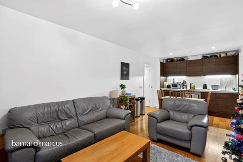 2 bedroom flat for sale, Crampton Street, London