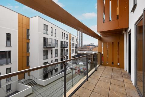 2 bedroom flat for sale, Crampton Street, London