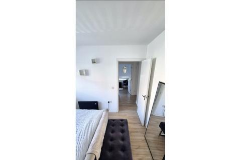 2 bedroom apartment for sale, West Cotton Close, Northampton, NN4