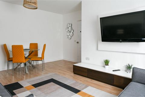 2 bedroom apartment for sale, West Cotton Close, Northampton, NN4