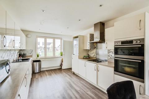 undefined, Mary Ellis Way, Witney