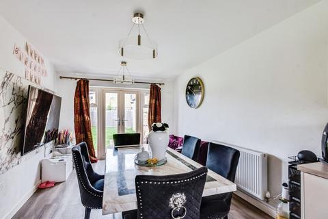 undefined, Mary Ellis Way, Witney