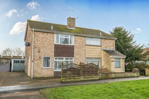 Oakfield Road,  Carterton,  Oxfordshire,  OX18