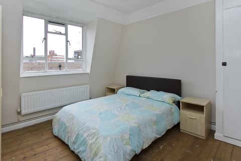 2 bedroom flat to rent, Fairfield Drive, London, SW18