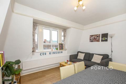2 bedroom flat to rent, Fairfield Drive, London, SW18