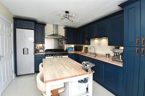 5 bedroom detached house for sale, Claudius Road, North Hykeham, LINCOLN