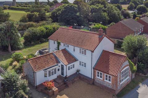 4 bedroom detached house for sale, Old Turnpike Road, Roughton, Norwich