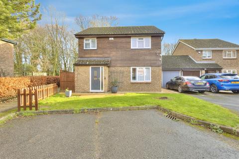 4 bedroom detached house for sale, Parkside, Northampton