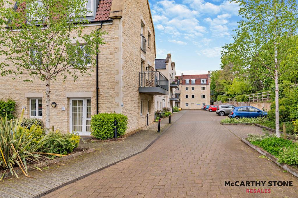 Lambrook Court