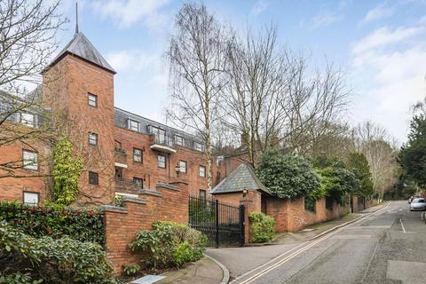 2 bedroom apartment for sale, Lychgate Manor, Roxborough Park, Harrow on the Hill