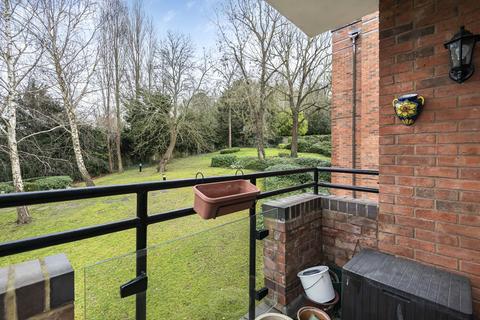 2 bedroom apartment for sale, Lychgate Manor, Roxborough Park, Harrow on the Hill