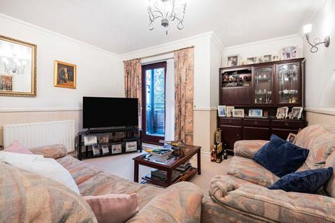 2 bedroom apartment for sale, Lychgate Manor, Roxborough Park, Harrow on the Hill