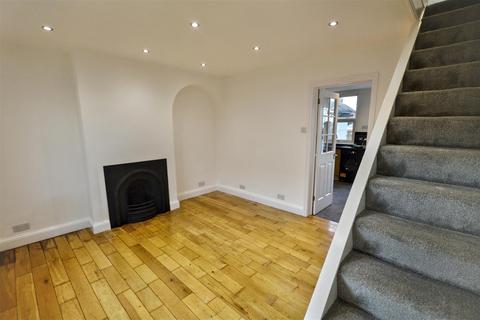 2 bedroom terraced house to rent, Ashford Road, Eastbourne