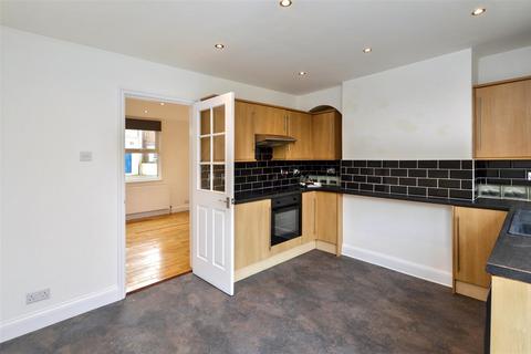 2 bedroom terraced house to rent, Ashford Road, Eastbourne