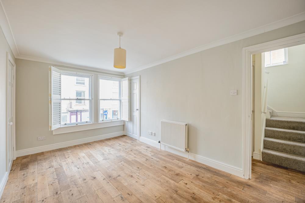 Bedroom 1.jpg