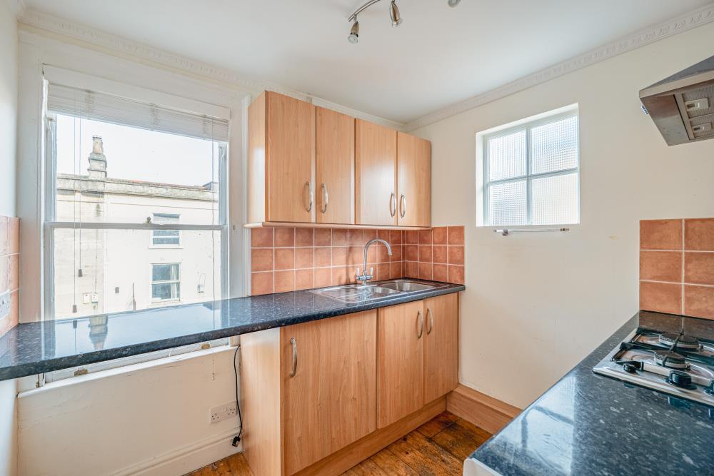 Kitchen 2.jpg