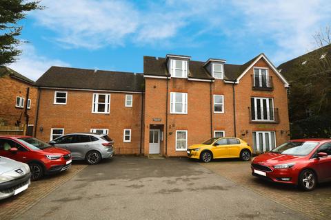 2 bedroom flat for sale, Rowan Court, Bagshot