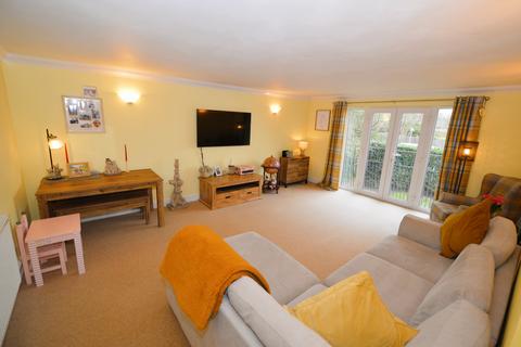 2 bedroom flat for sale, Rowan Court, Bagshot