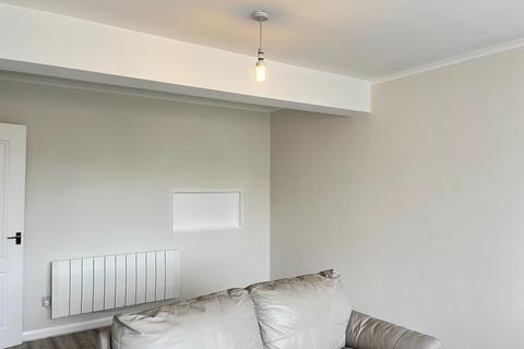 2 bedroom flat to rent, Arundel Drive, Fareham
