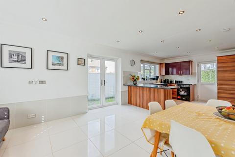4 bedroom semi-detached house for sale, Emlyn Road, Redhill