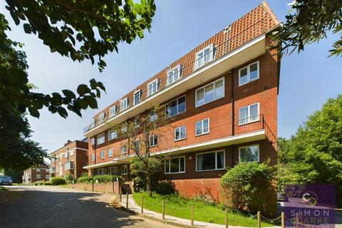 Studio to rent, Ballards Lane, Finchley Central, N3