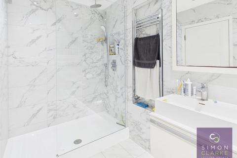 Studio to rent, Ballards Lane, Finchley Central, N3