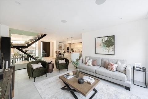 5 bedroom semi-detached house to rent, Gulliver Place, London, N10