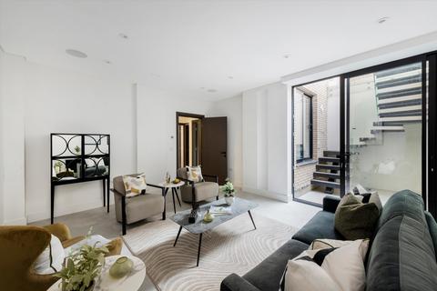 5 bedroom semi-detached house to rent, Gulliver Place, London, N10