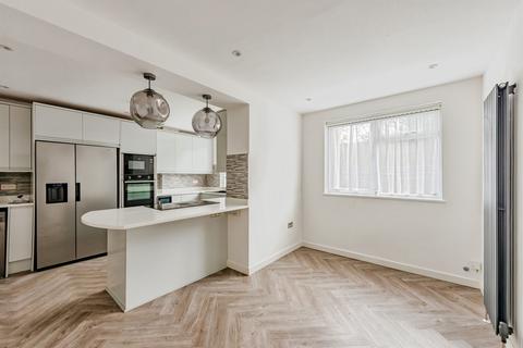 4 bedroom semi-detached house for sale, Woodlands Road, Redhill