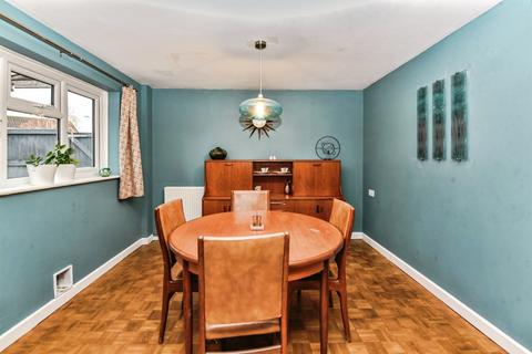undefined, Ludlow Close, Frome