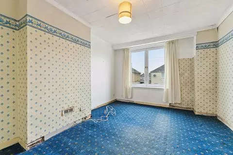 2 bedroom flat for sale - Photo 16