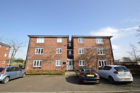 2 bedroom flat for sale, Keats Drive, Macclesfield