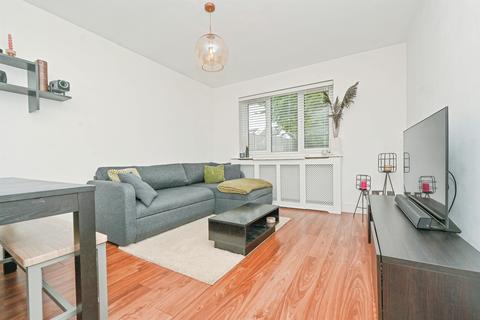 1 bedroom ground floor flat for sale, Burleigh Road, St. Albans