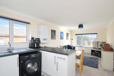 1 bedroom flat for sale, IDEAL FIRST TIME BUYER HOME * SHANKLIN