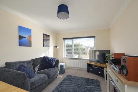 1 bedroom flat for sale, IDEAL FIRST TIME BUYER HOME * SHANKLIN