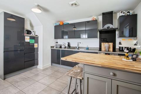 4 bedroom semi-detached house for sale, Azalea Avenue, Seacroft, Leeds